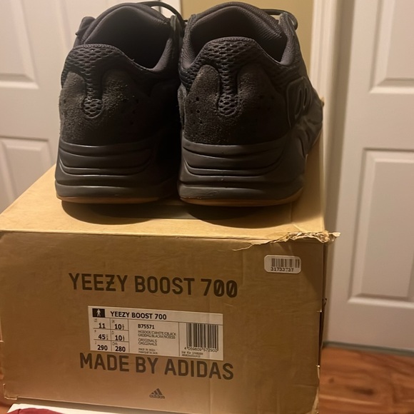 Yeezy 700 Wave runners like new! - Picture 4 of 4